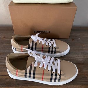 NWT Burberry Vintage Check and Leather Sneakers